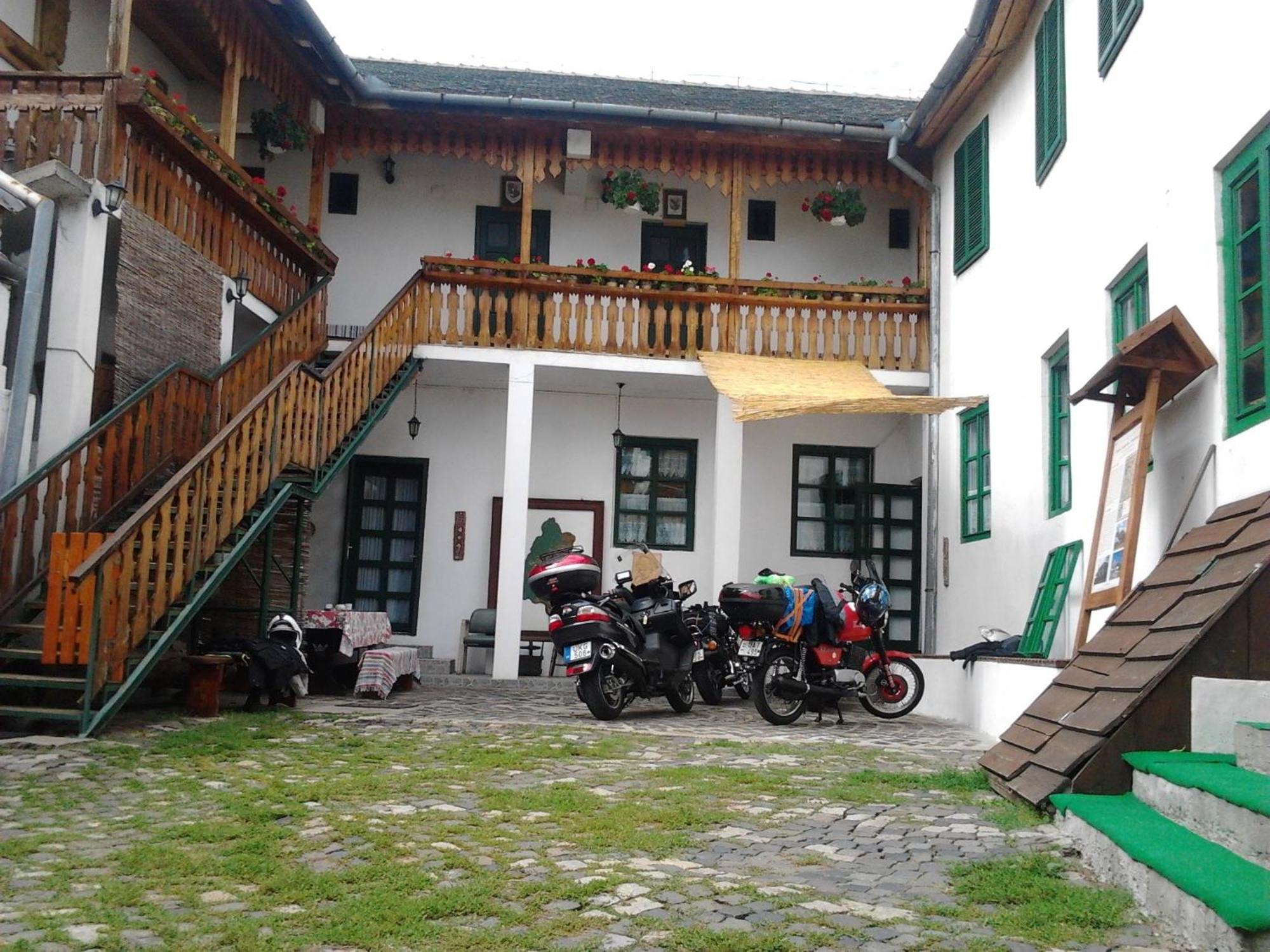 Góbé Csárda Hotel Nagyvárad Kültér fotó