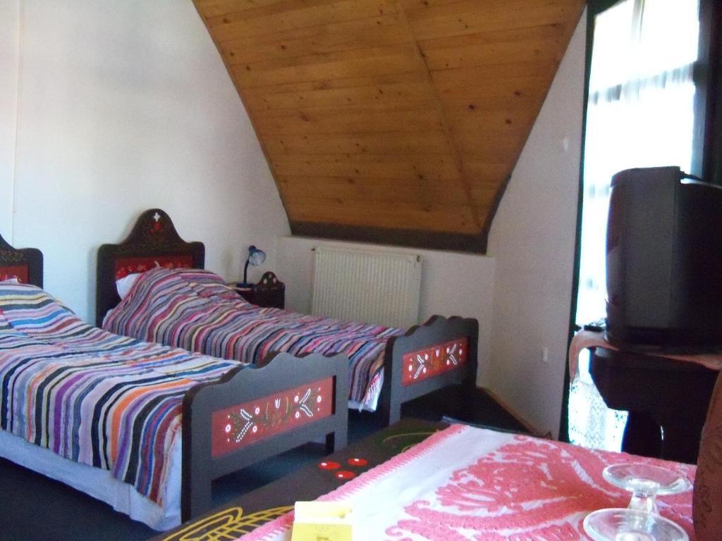 Góbé Csárda Hotel Nagyvárad Szoba fotó